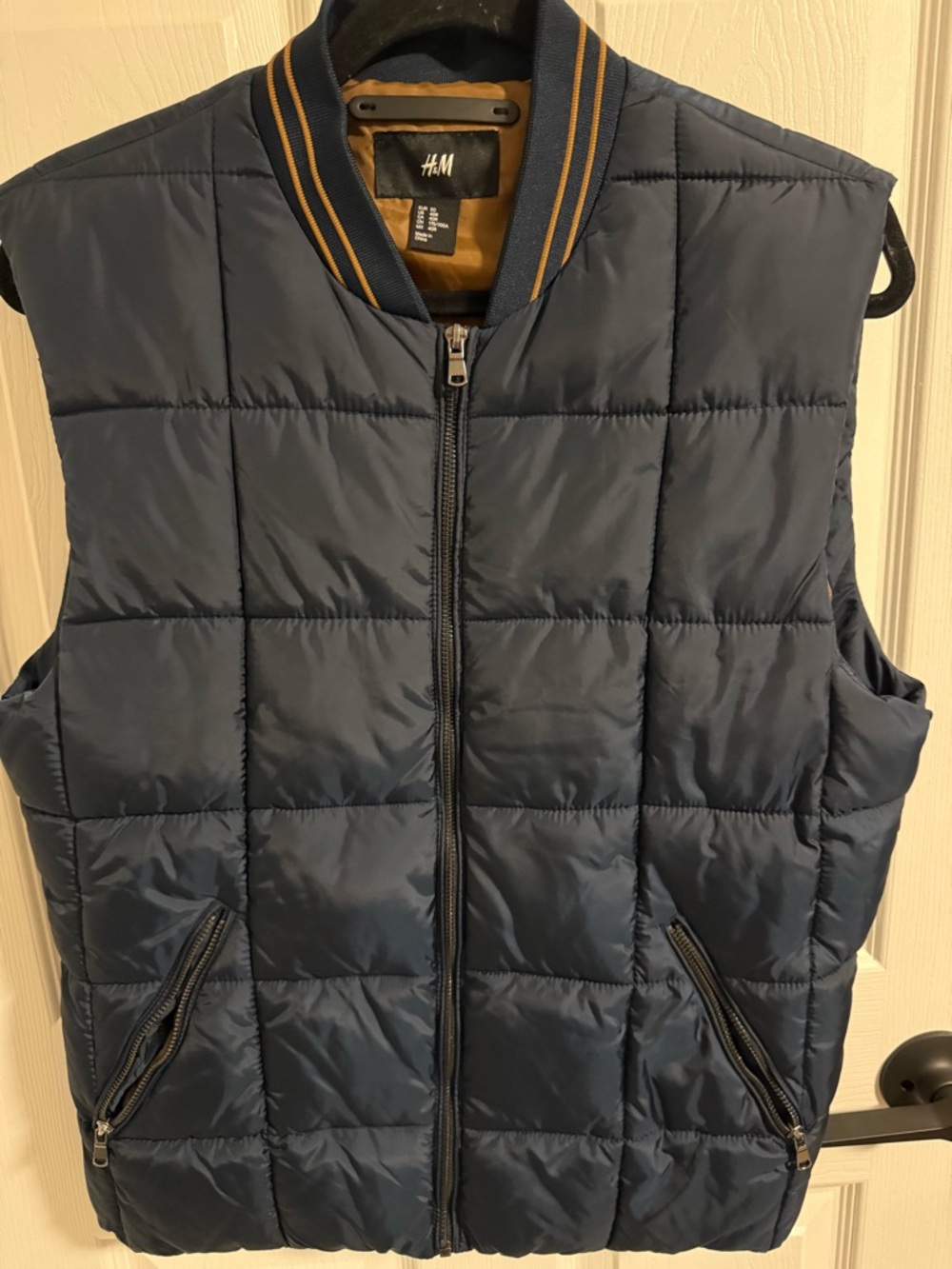 H&M Men's Dark Navy Quilted Puffer Vest with Contrast Collar